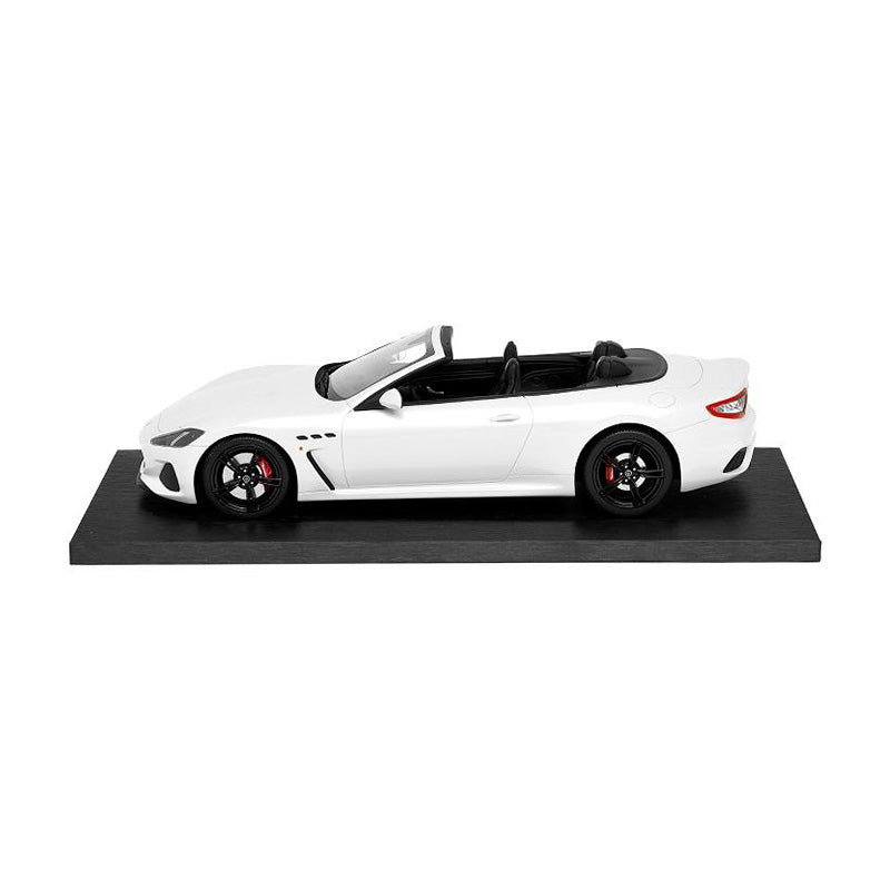 Maserati Levante 1:18ホワイトモデル 1:18 Levante White – US - Maserati Store