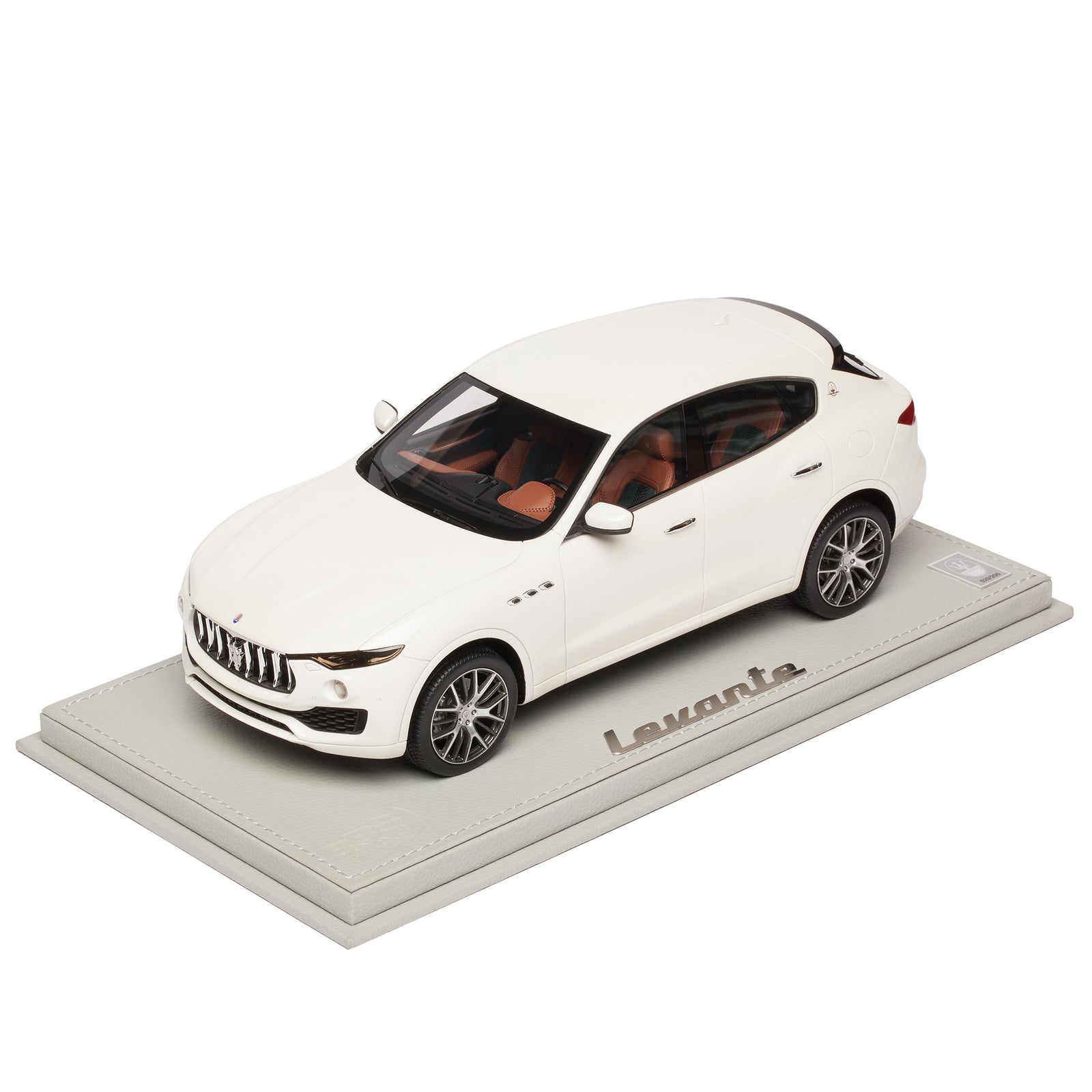 Maserati Levante 1:18ホワイトモデル 1:18 Levante Bianco Alpi – US - Maserati Store