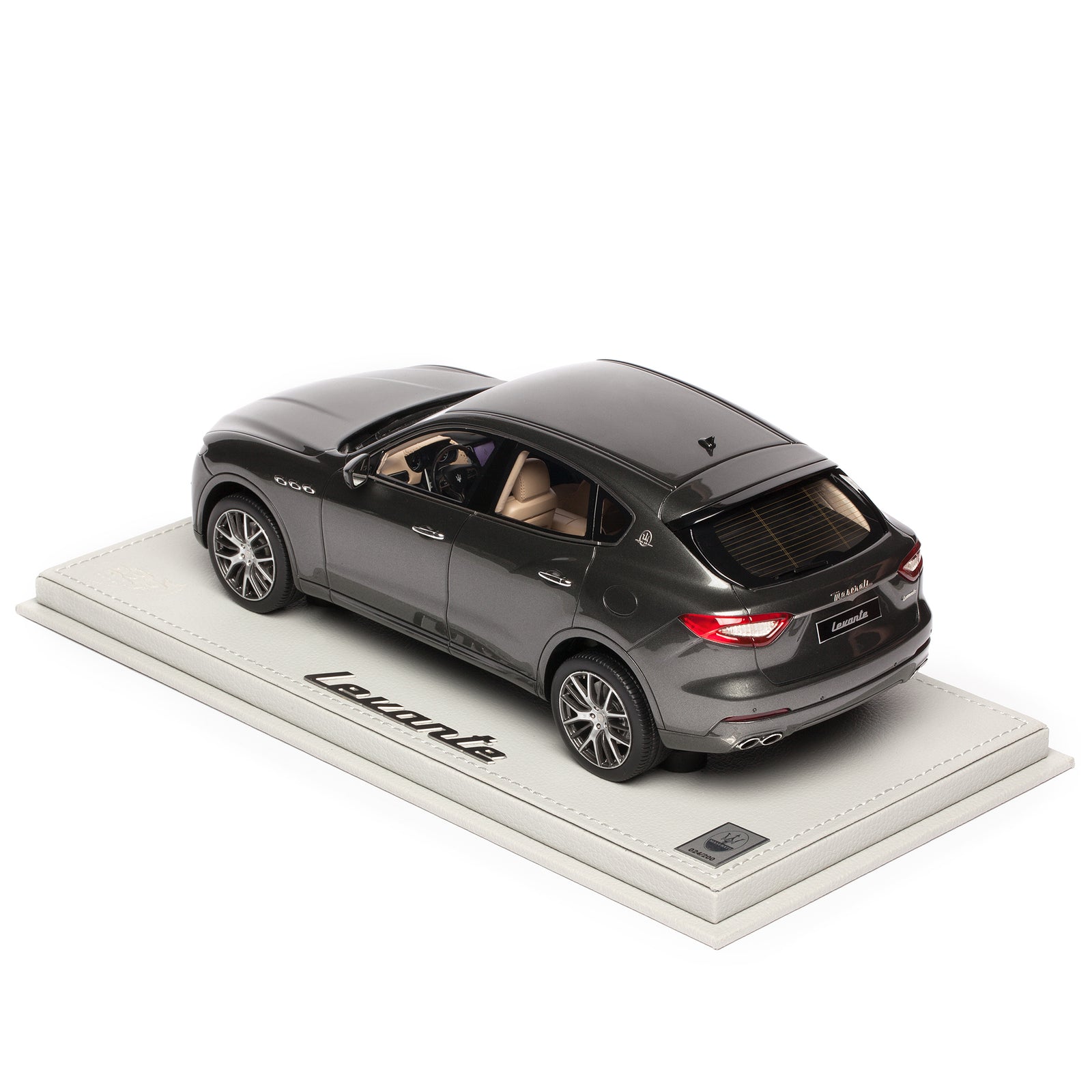 1:18 Levante Verde Ossido – US - Maserati Store
