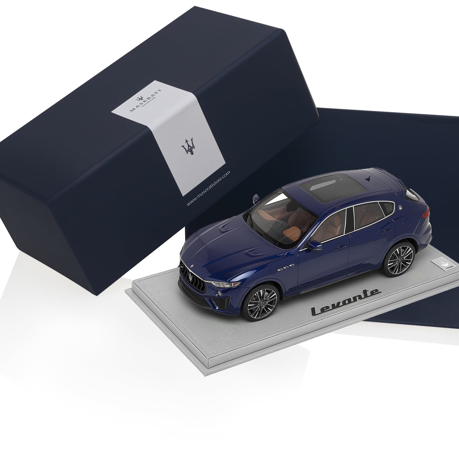 マセラティ　レヴァンテ ミニカー 1/18　ブルーパッシオーネ 920011656_5_84e2089d-0461-45bb