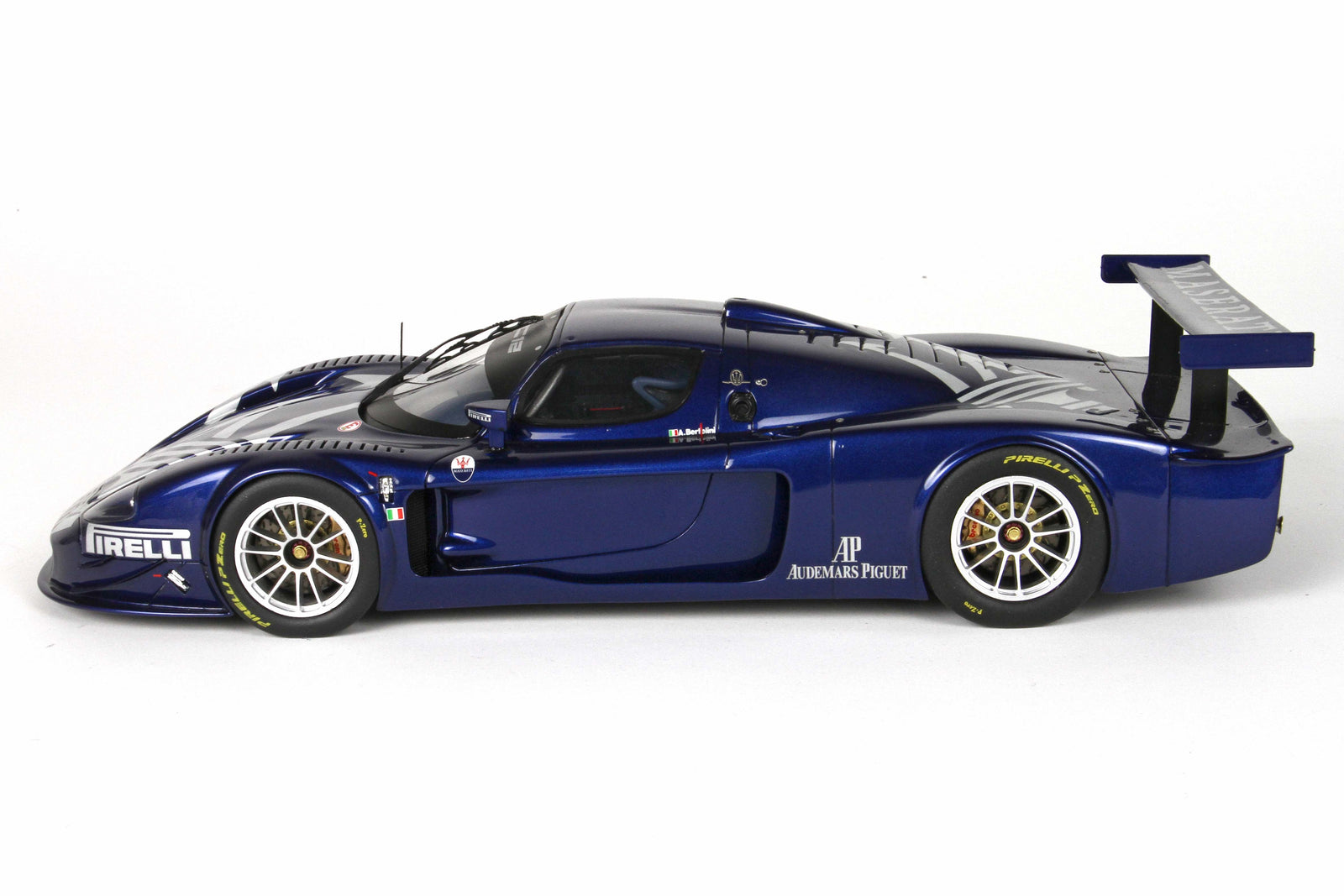1:18 MC12 Ginevra blu – US - Maserati Store