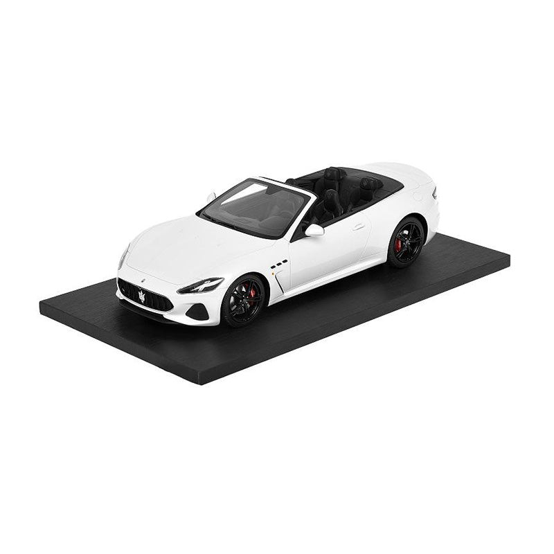 MOTORHELIX 1:18 Maserati GranCabrio Sport 2019 Matt Blue