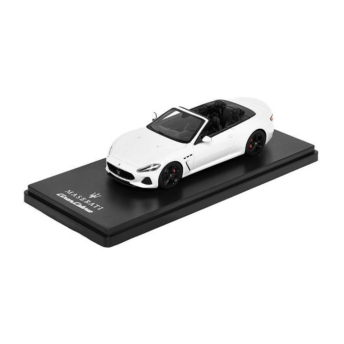1:43 Grancabrio white TSM – US - Maserati Store