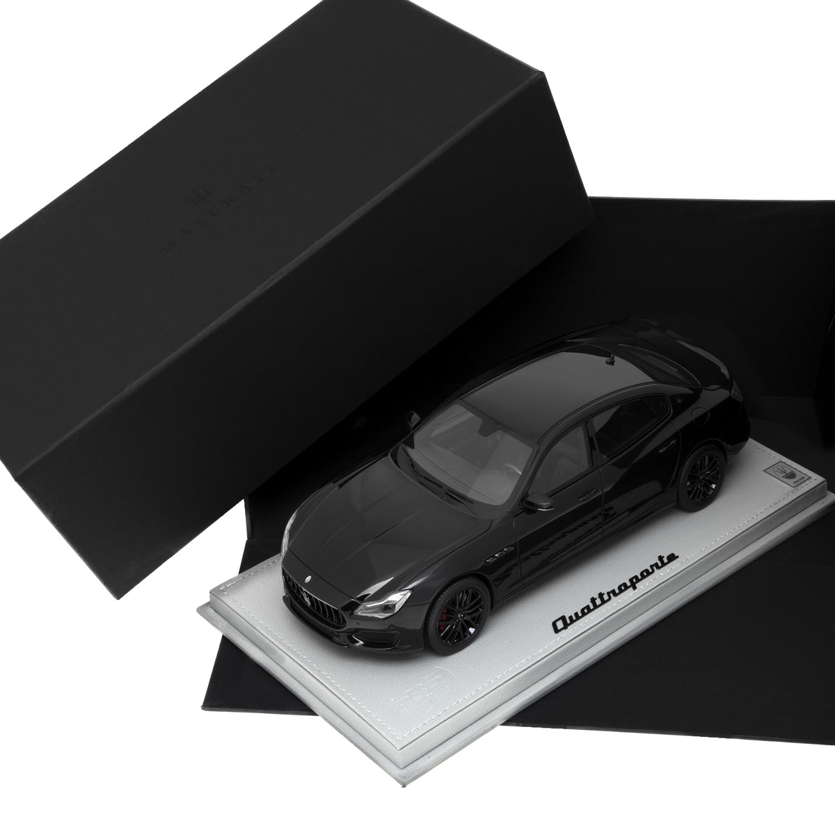 1:18 Quattroporte MY17 Nerissimo – US - Maserati Store