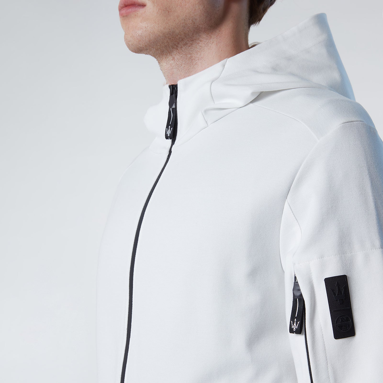 トップス Maserati mqdefault.jpg