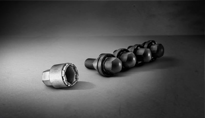 Black Security Stud Bolt Kit
